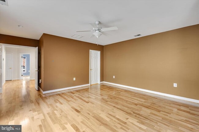 Building Photo - 427 Park Ave