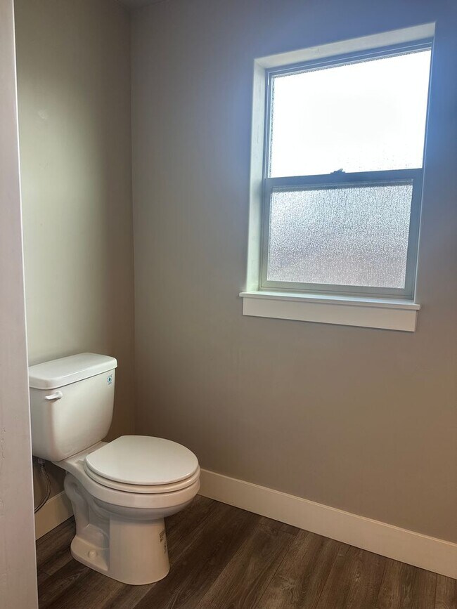 Building Photo - Beautiful Stone Creek Home | Open Layout, RV Parking & Private Pool Access