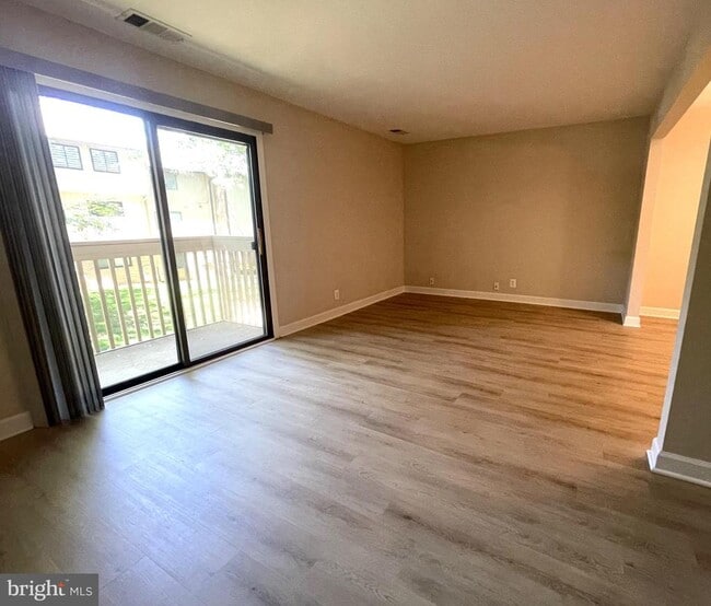 Building Photo - 2661 Glengyle Dr