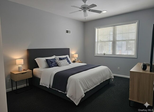 Building Photo - 10 Burnside Ave