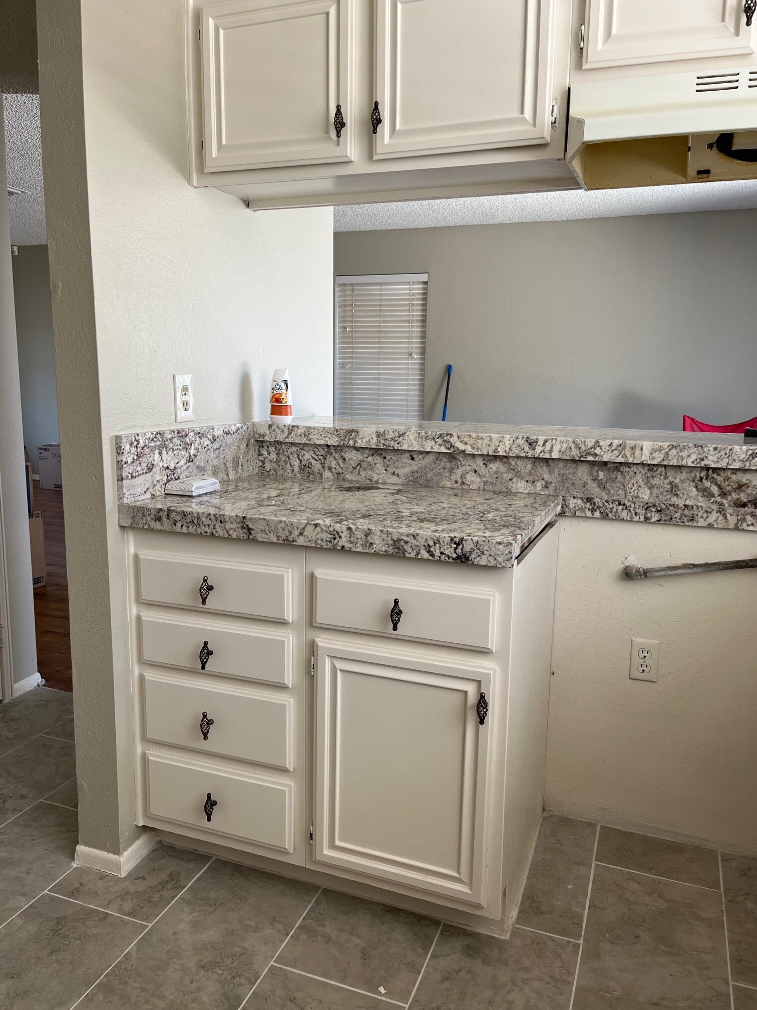 Building Photo - 253 E Avenue R2