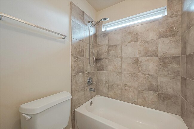 Building Photo - 3403 Lilac Ranch Dr