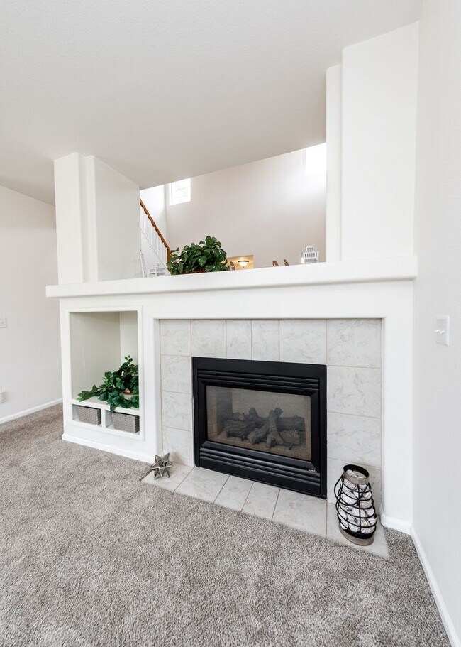 Building Photo - Lovely Home on East Side Near Military bas...
