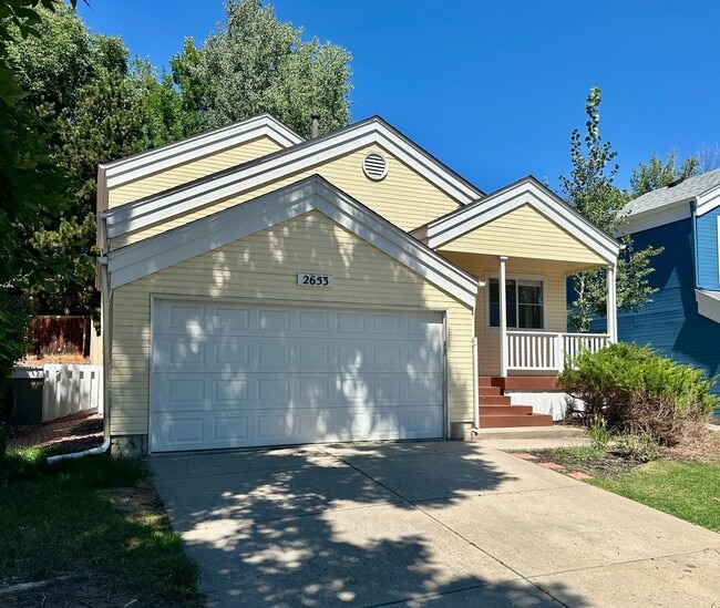Building Photo - Cheery 3 bedroom 2 Bath Home! Available to...