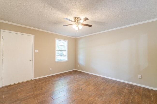 Building Photo - 4468 Tarleton Dr