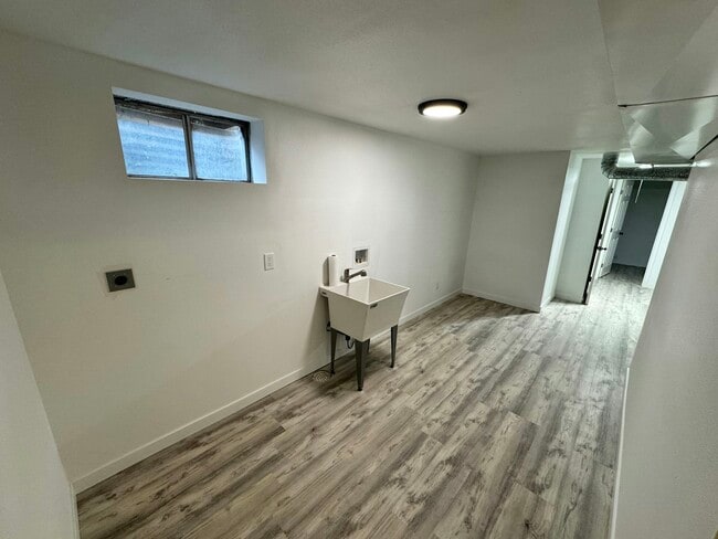 Building Photo - 5125 N Lidgerwood St