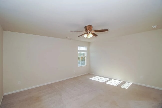 Building Photo - 361 Hollingswood Dr