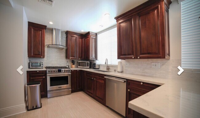 Building Photo - 907 S Shenandoah St