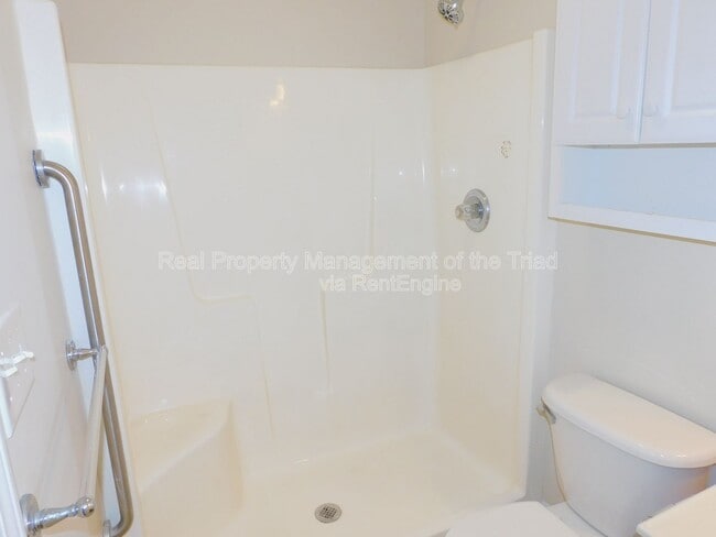 Building Photo - 2831 White Ln