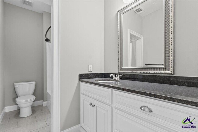 Building Photo - 300 Cheshire Dr