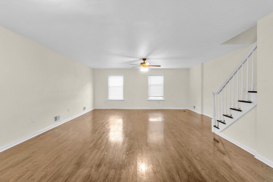 Building Photo - 3641 Bergen Ct