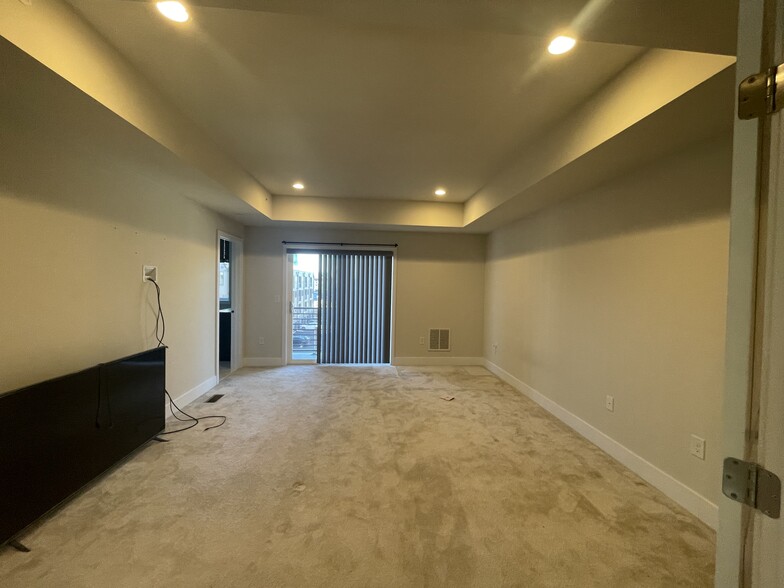 Master bedroom and balcony (4th floor) - 708 Lakeview Ct