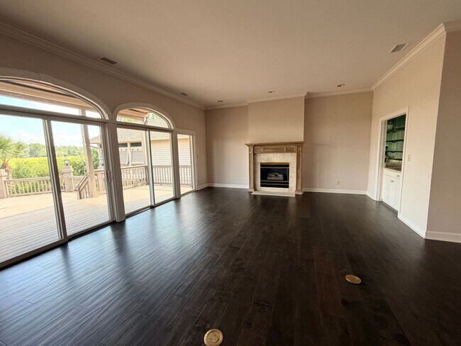 Building Photo - Spectacular Sea Pines Home - Marsh/Water Views!