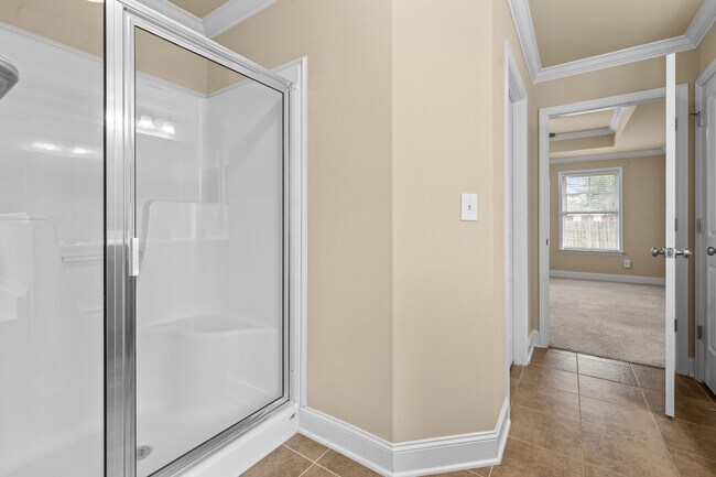 Building Photo - 6906 Breyerton Way SE