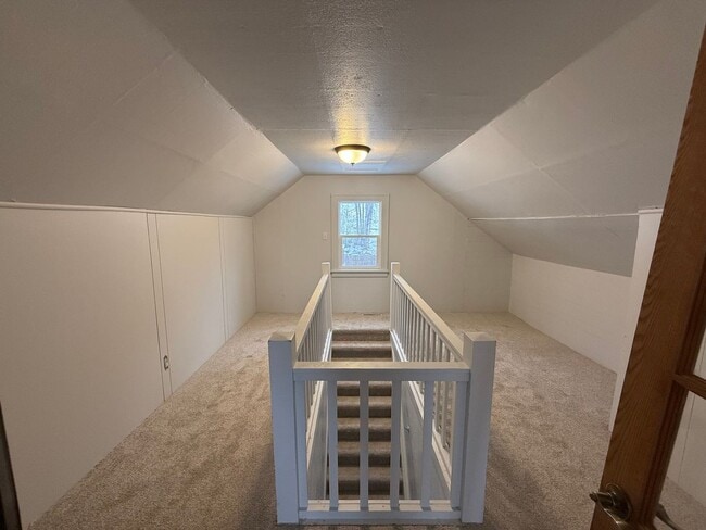 Building Photo - 3 Bedroom Home