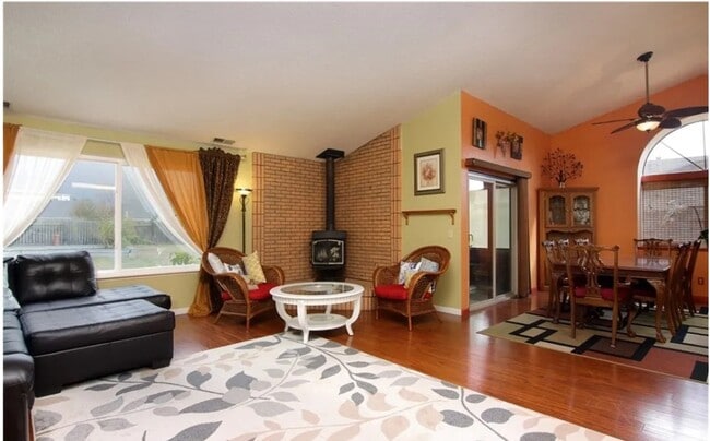 Building Photo - 922 Cossa Ct
