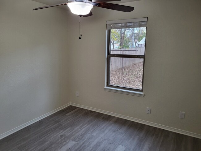 Building Photo - 1107 Hailey St