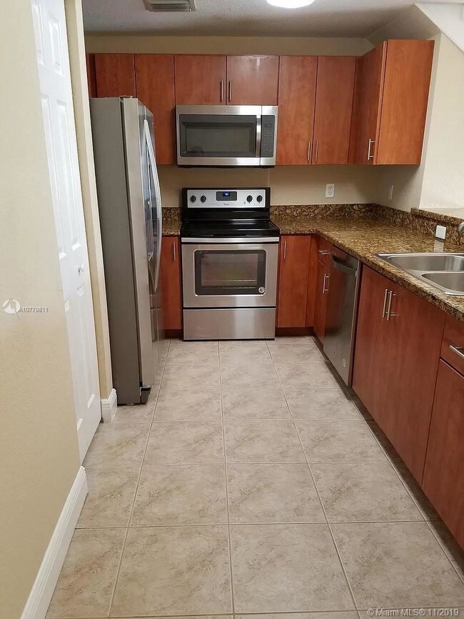 Building Photo - 3720 NE 4th Terrace