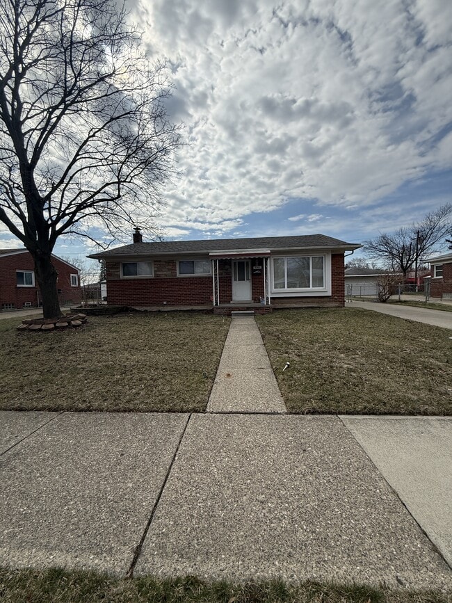 Building Photo - 3746 Jarvis Ave