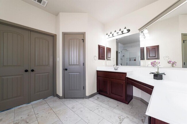 Building Photo - 15312 Spillman Ranch Loop