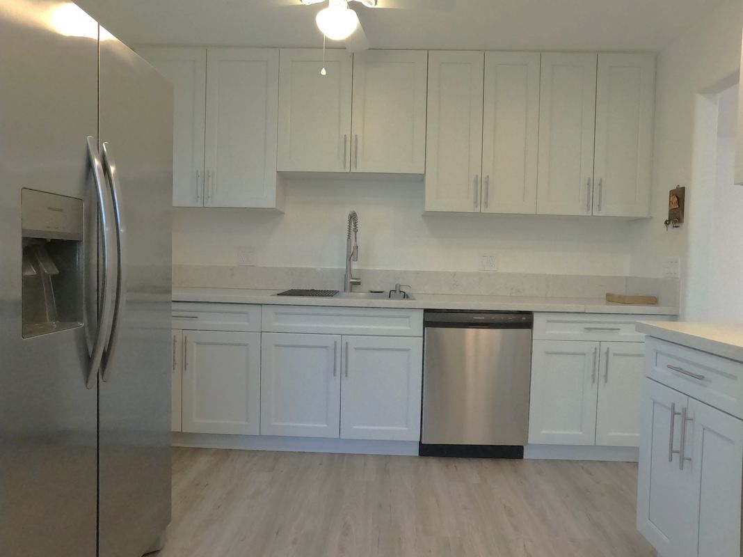 Building Photo - 906 S Gilbert St