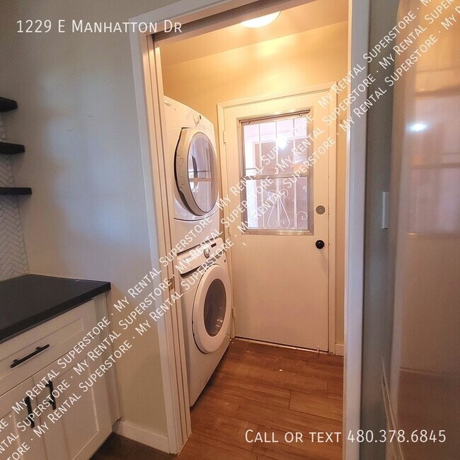 Building Photo - 1229 E Manhatton Dr
