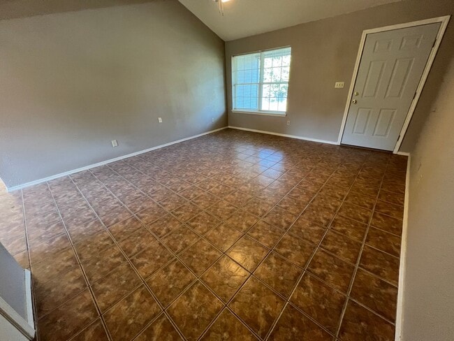 Building Photo - 3 Bed 1.5 Bath Total Electric House, With 1 Car Garage. Yard Care Included.
