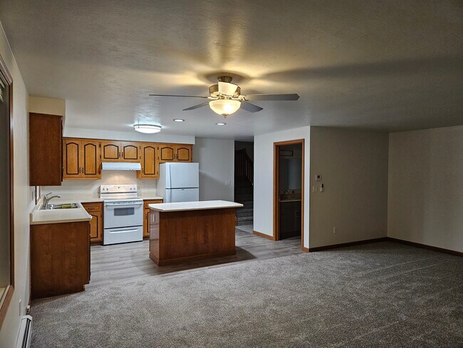 Island for eat-in kitchen - 2340 S Ridge Rd