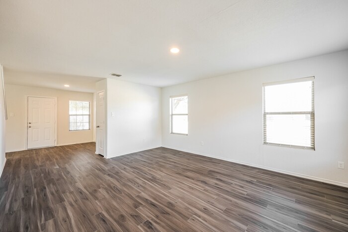 Building Photo - 8818 Scarlett Pl
