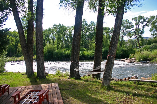 Building Photo - 3 Bedroom home on the river