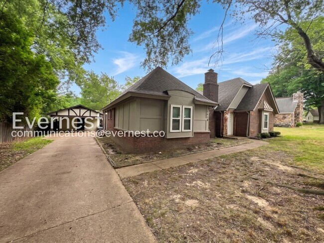 Building Photo - 494 Windridge Point