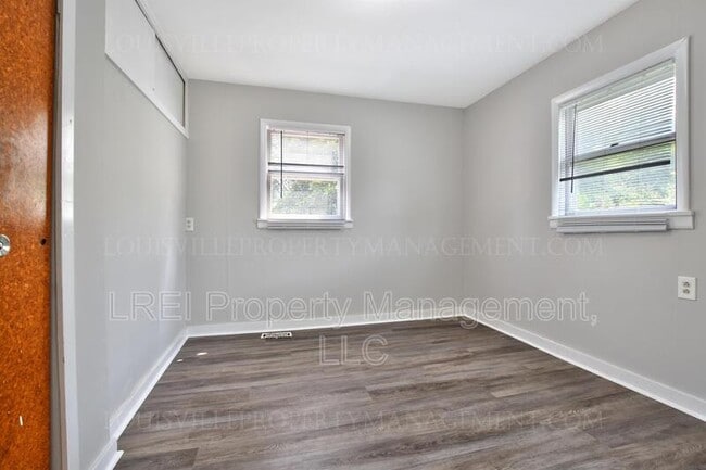 Building Photo - 1733 McDonald Ln
