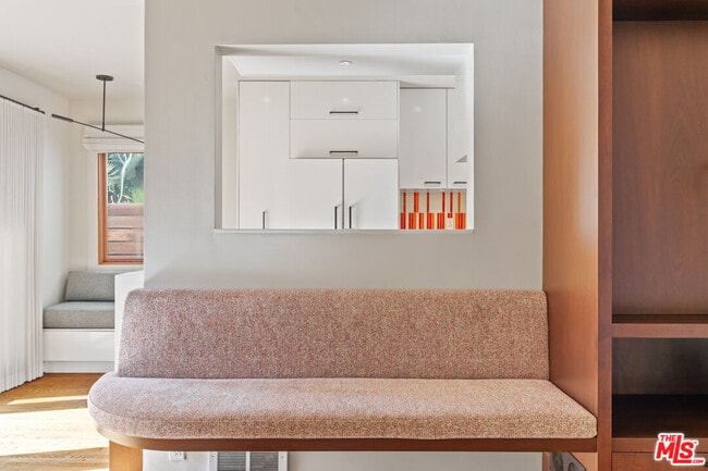 Building Photo - 27 18th Ave