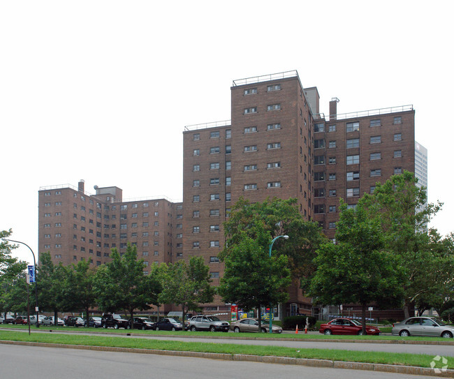 Building Photo - Marine Drive Apartments