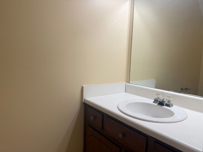 Building Photo - 2540 Barnesdale Wy