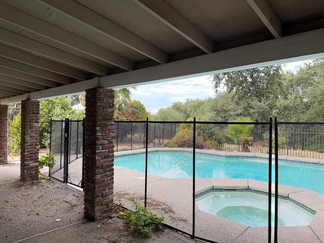 Building Photo - 5523 Freeman Cir