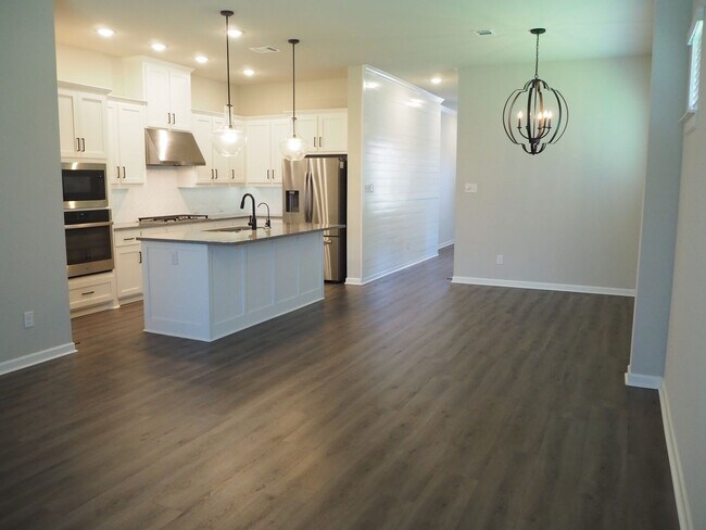 Building Photo - 3 Bed 2 Bath Argyle Home