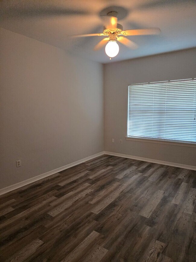 Building Photo - 3 Bedroom/ 2 Bath home at The Greens at West End