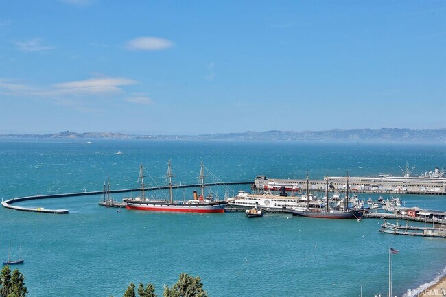 Building Photo - 1050 North Point St