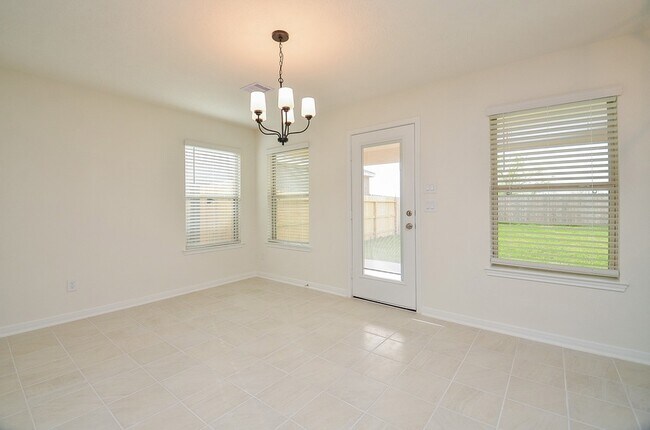 Building Photo - 25407 Benroe St