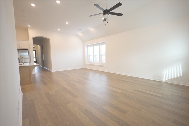 Building Photo - 27003 Golden Isle Ln