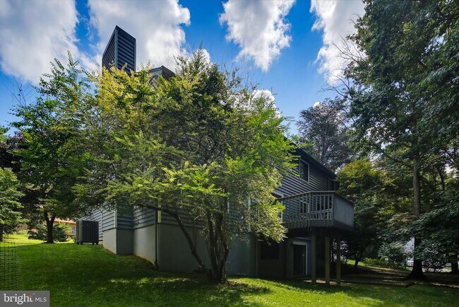 Building Photo - 6103 Triangle Dr