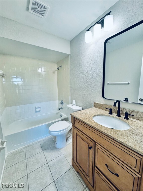 Building Photo - 4641 SW Santa Barbara Pl