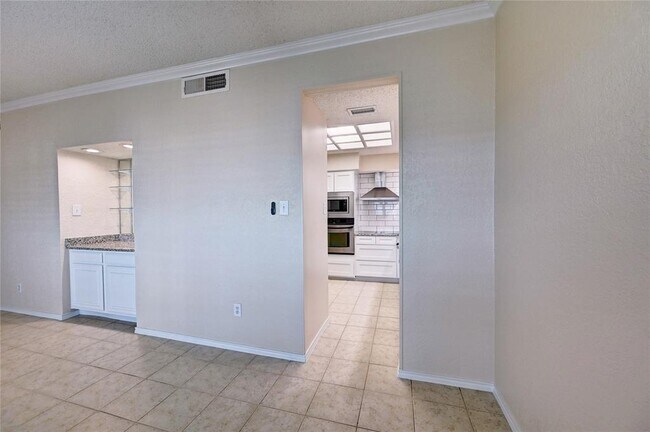 Building Photo - 921 Marine Dr