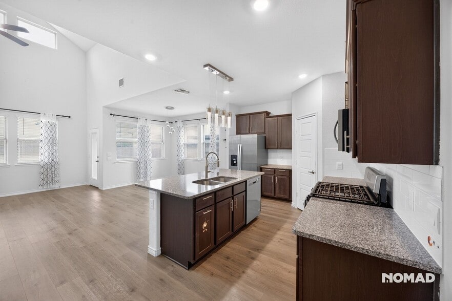 Building Photo - 7225 Raynor Pl