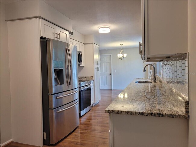 Building Photo - 13705 Jamaica Dr