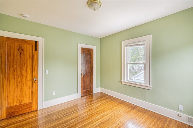 Building Photo - 54 Seminole Way