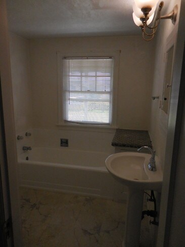 Building Photo - 16093 SW Roy Rogers Rd