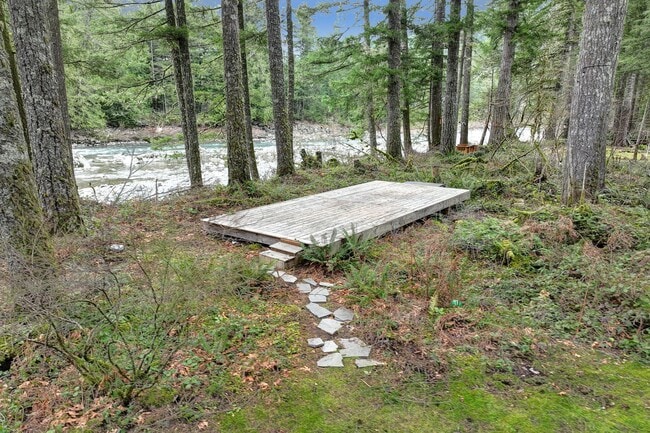 Building Photo - 4bd/3.5ba North Bend Home