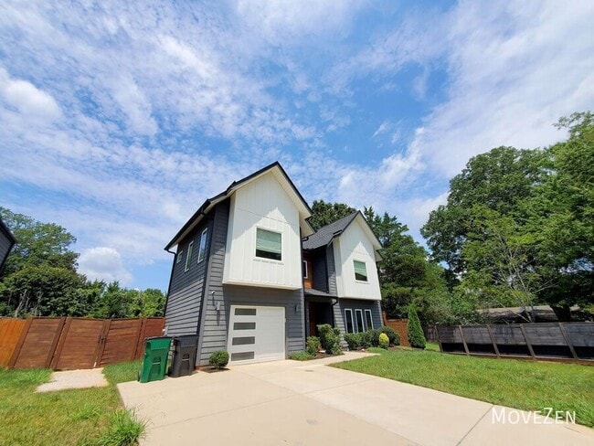 Building Photo - 5018 Double Lakes Dr